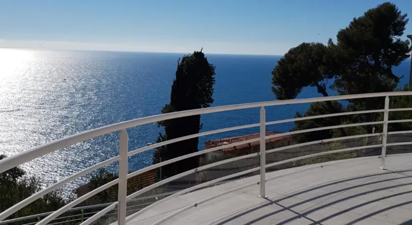 Vue mer.Tranquilité.Cap d'Ail à 10 mn de MONACO - Image 1