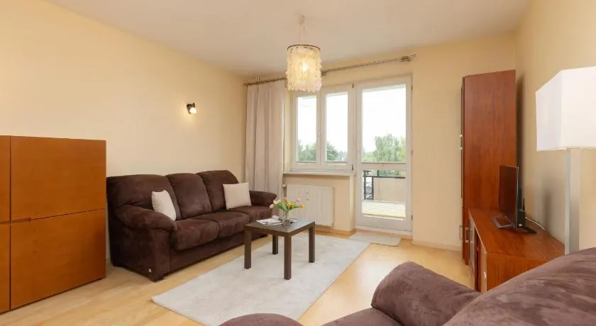 Spacious & Quiet 1 Bedroom Apartment in Pruszków by Noclegi Renters - Image 1