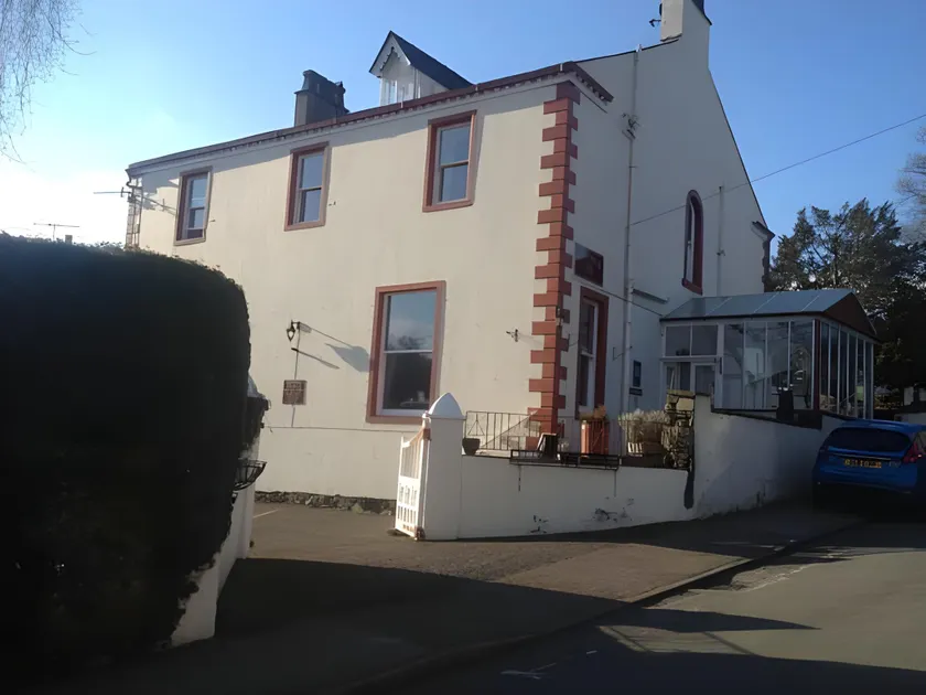 Acorn House - Image 1