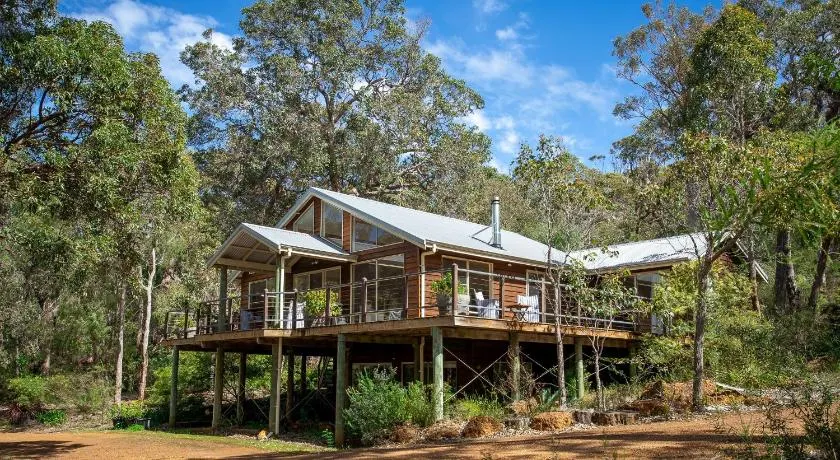 Woodstock I Private Properties - Image 1