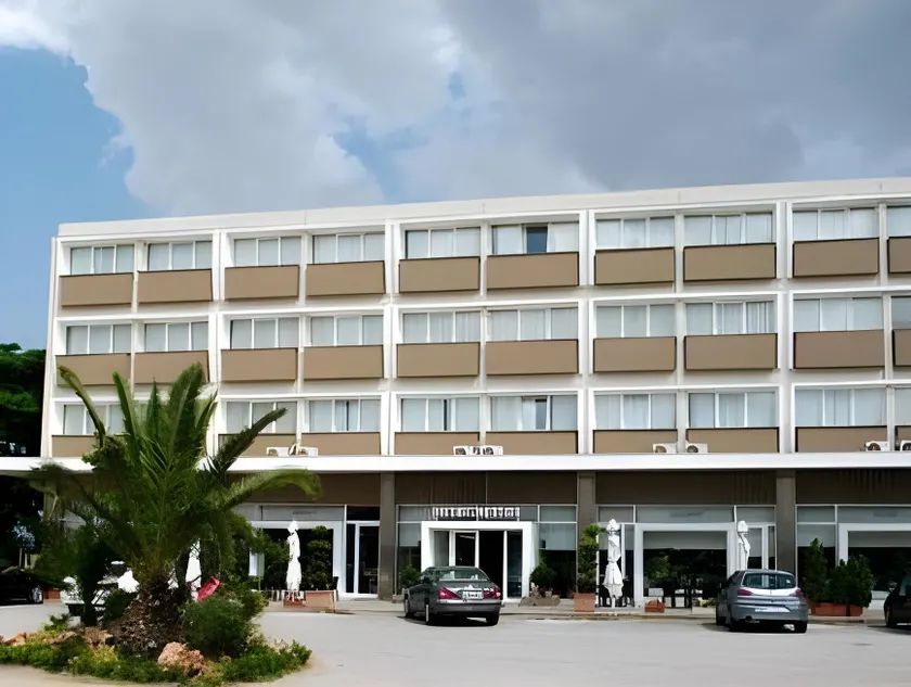 Nestos Hotel - Image 1