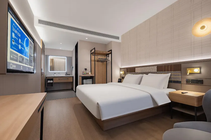 Home Inn Plus - Luoyang Yingtianmen Railway Station Subway Station Branch - Image 1