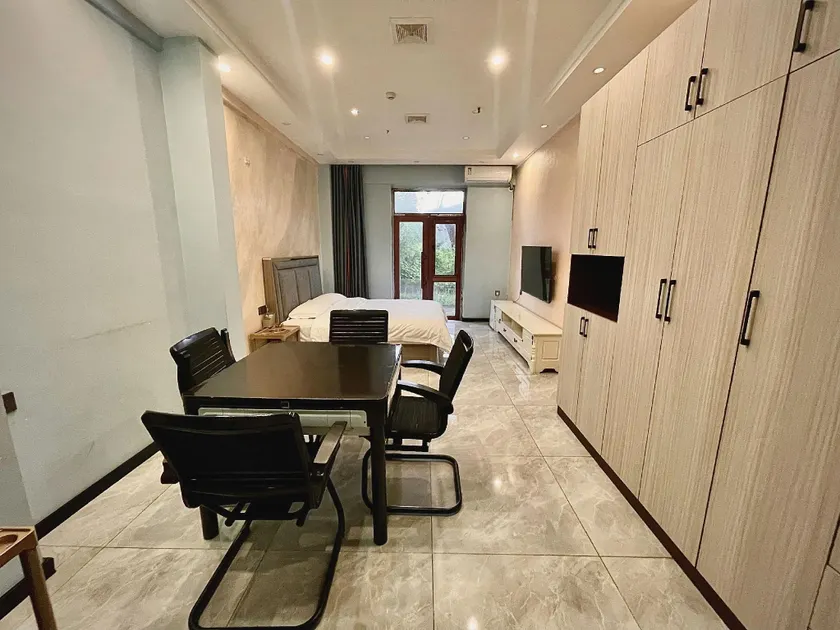 Candy Daily Rental Apartment - Image 1