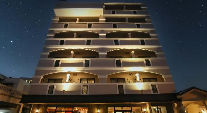 Hotel 385 - Image 1