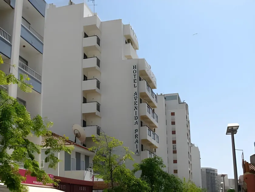 Hotel Avenida Praia - Image 1