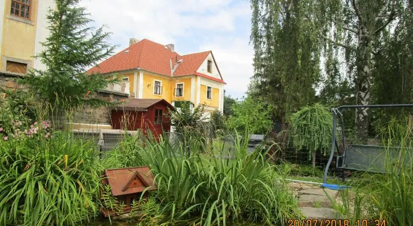 Fara Choustníkovo Hradiště - Image 1