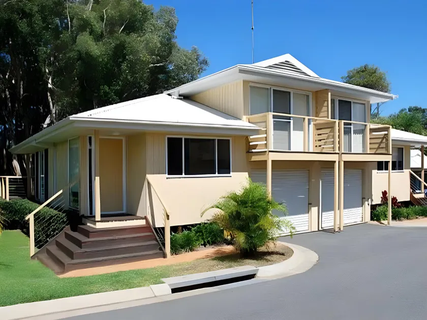 Flynns on Surf Beach Villas - Image 1