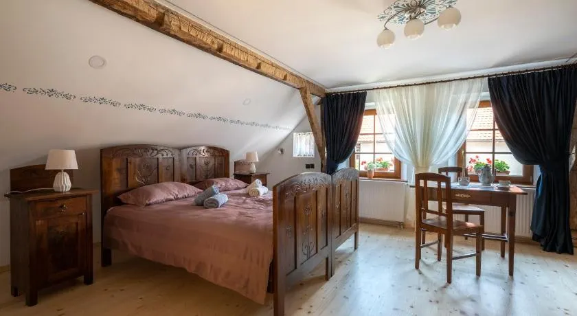 Notranjska hiša - traditional country house, close to the world attraction Cerknica lake - Image 1