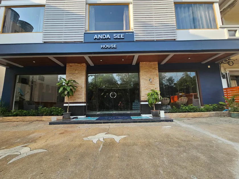 Anda See House - Image 1