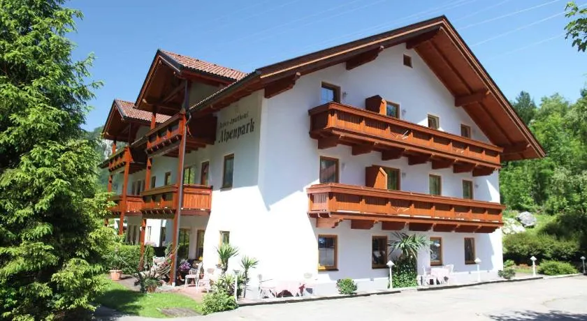 Aparthotel Alpenpark - Image 1