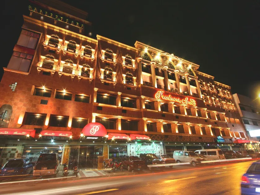 Pearlmont Hotel - Image 1