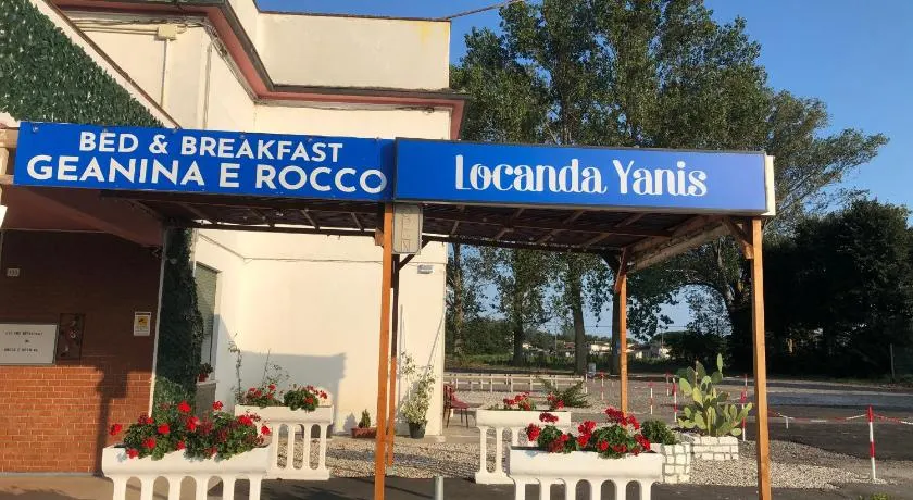 BED AND BREAKFAST da Geanina è Rocco - LOCANDA YANIS - Image 1