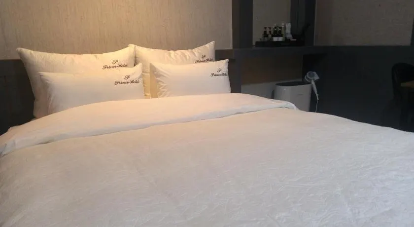 Hotel Prince - Image 1
