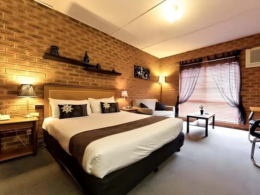 Central Yarrawonga Motor Inn - Image 1