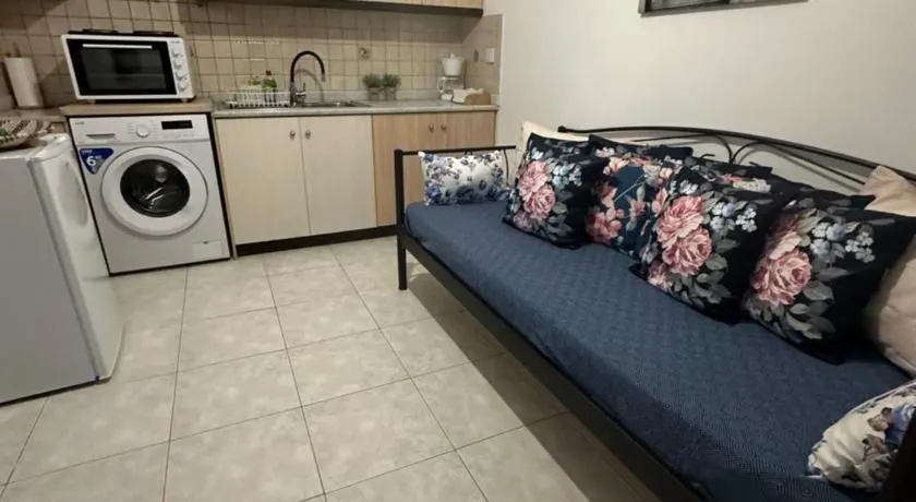 Poppis Apartments - Image 1