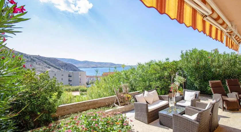 Durdica beautiful garden with fantastic sea and mountain views - Image 1