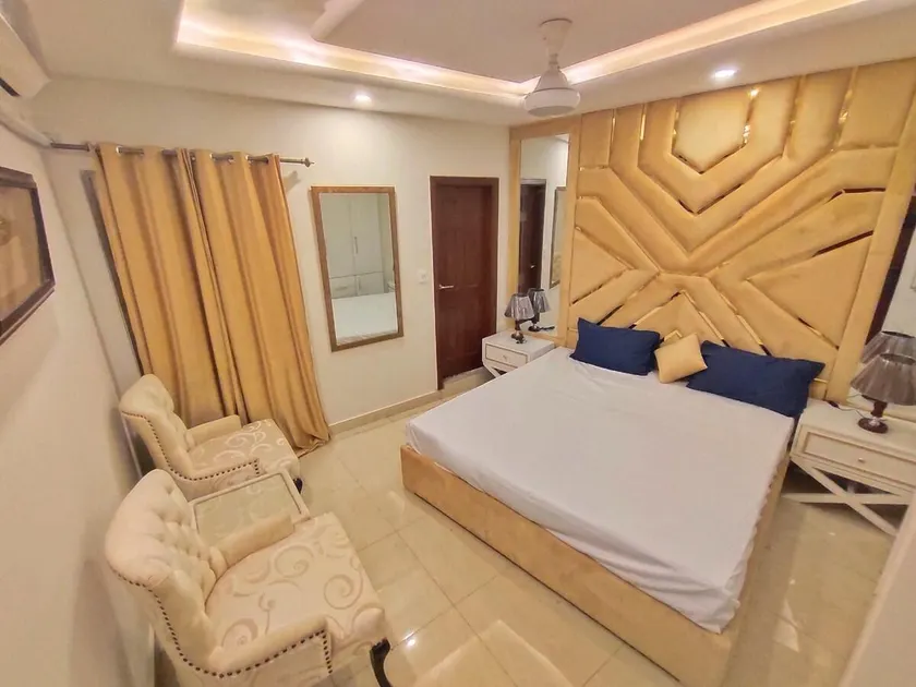 Cozy 1BHK Apartment, Wifi + Smart TV + King bed - Image 1
