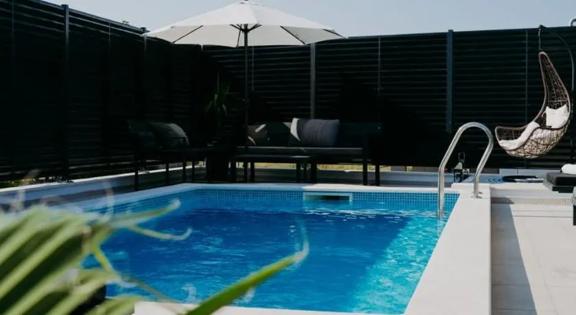 AMI - Image 1