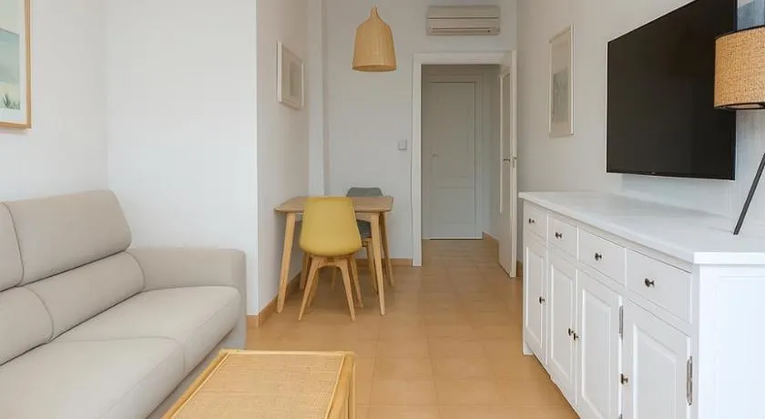 Apartamento en Playa Honda - Image 1