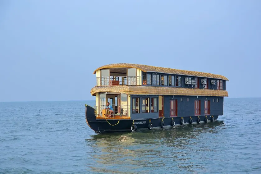 Cosy Boathouse - Image 1