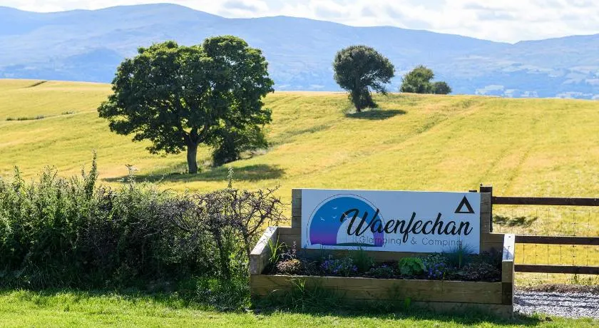Waenfechan Glamping with Hot Tubs - Image 1