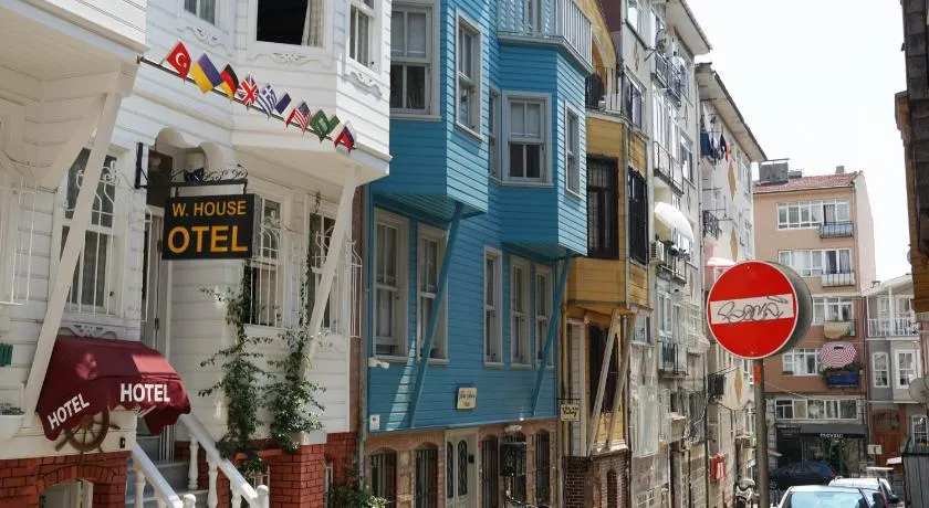 Tilas - Rooms in 19th Century Wooden Townhouse,Kadikoy - Image 1