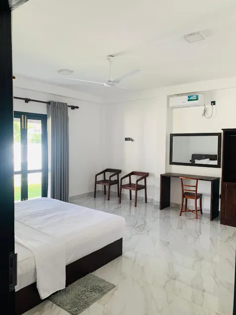 Serene Villa - Image 1