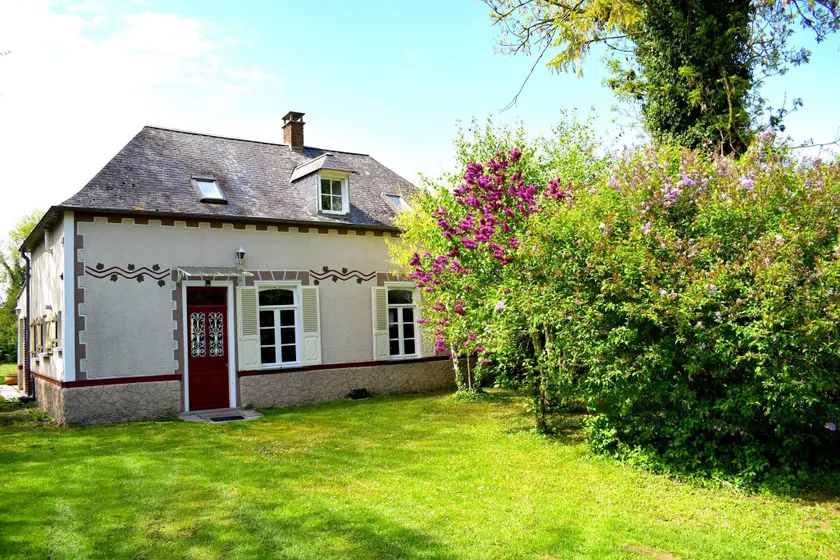 Merveilleuse maison adaptée aux familles avec jardin, barbecue et terrasse | Vue jardin - Image 1