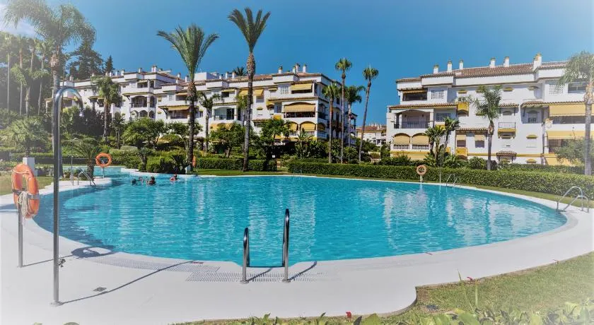 Apartamento Milla de Oro - HACIENDA NAGUELES - Image 1
