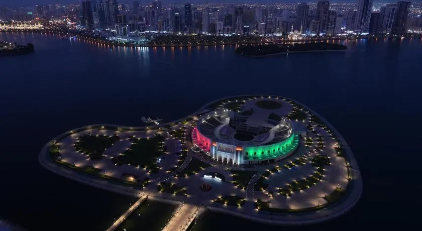 Luxury master rooms with lake views near Dubai - Image 1