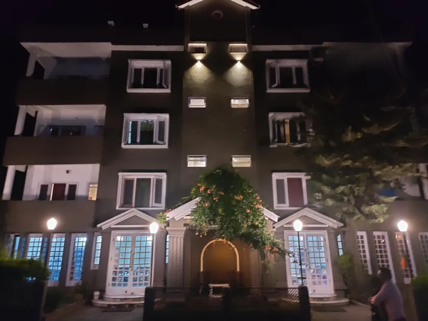 Hotel Royal - Image 1
