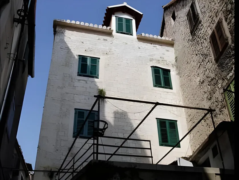 Rooms Toni Palace - Image 1
