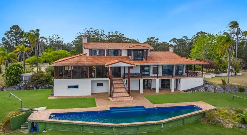 Casa Del Rio - LJHooker Yamba - Image 1