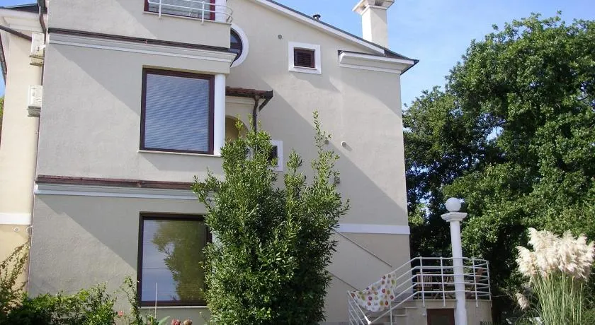 Apartments Premantura - Image 1
