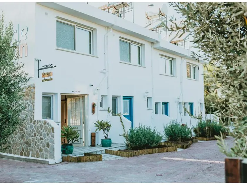 Sunside Inn Hotel - Image 1