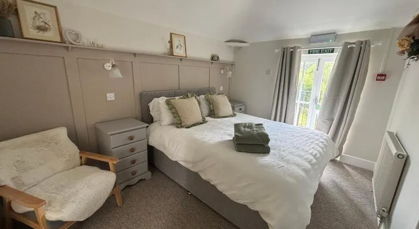 Rooms at the Inn - Image 1