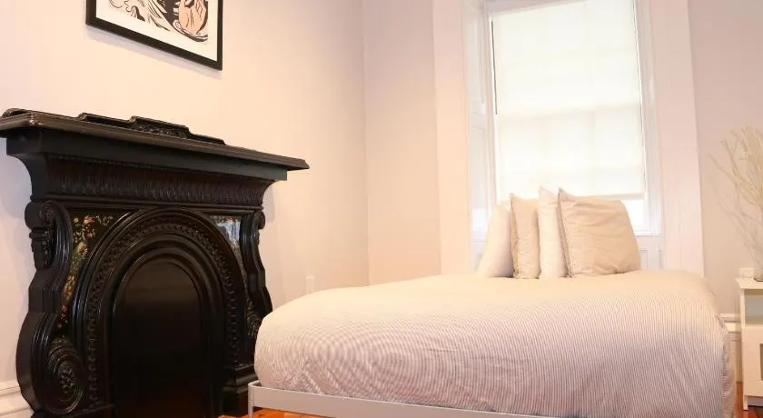Charming & Stylish Studio on Beacon Hill #11 - Image 1