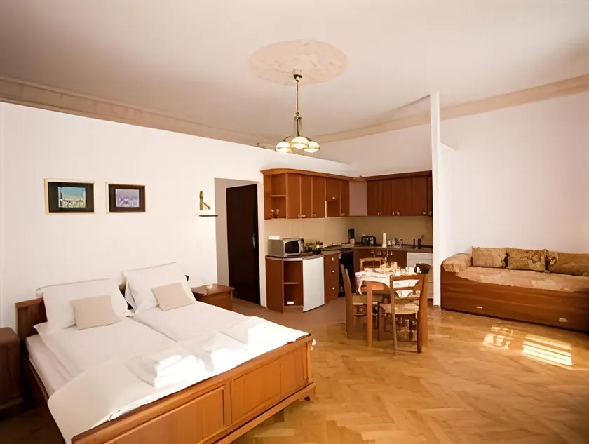 Ventus Rosa Self Service Apartments - Image 1