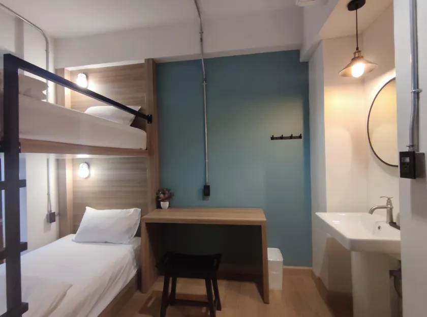 N5 Ratchawong Hostel - Image 1