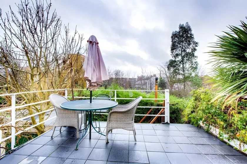 Entire studio with private parking and balcony - Image 1