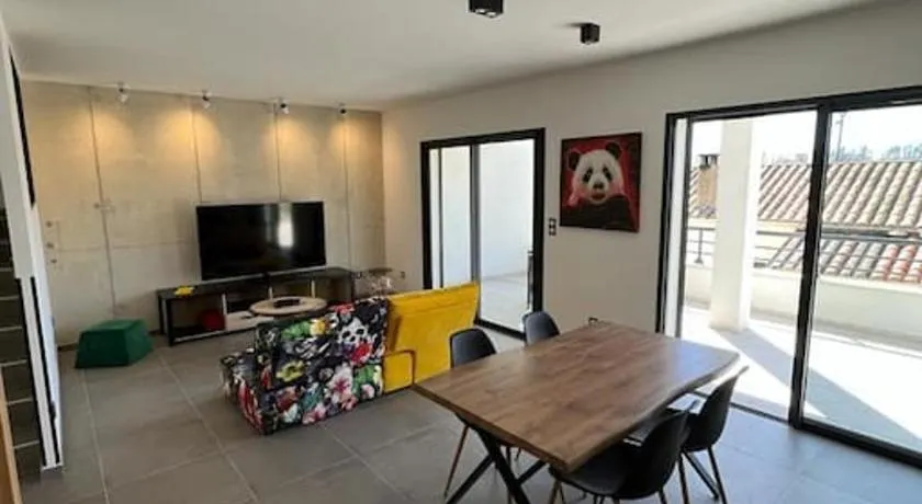 Logement neuf-Ghisonaccia centre, à 5min de la Mer - Image 1