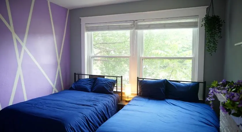 Cute Neighborhood Rainbow Apt - Image 1