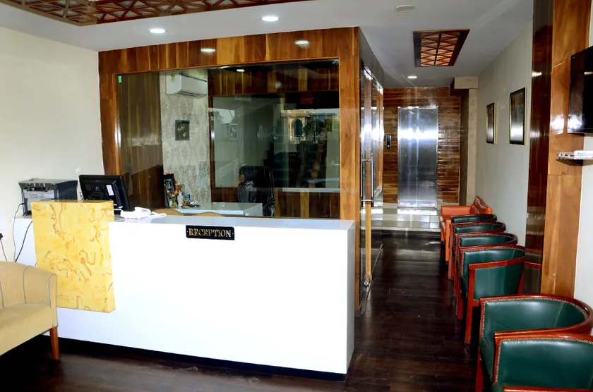 Hotel New Holiday - Image 1