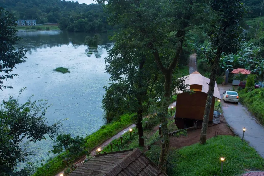 Karlad Lake Resort - Image 1