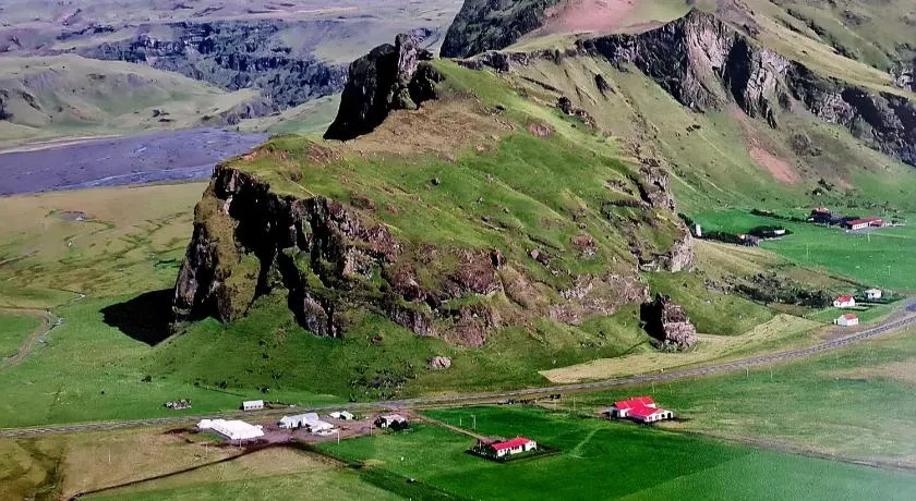 Hrutafell Guesthouse - Image 1