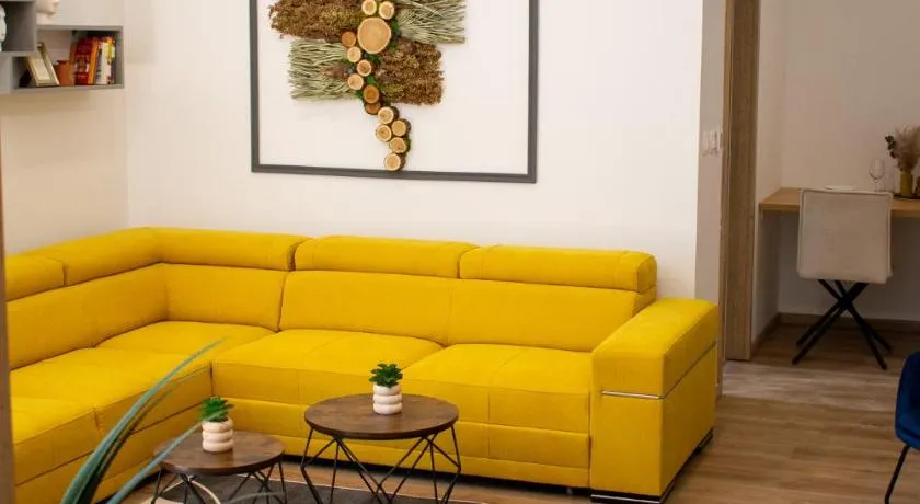 Emerald Residence Apartments - Image 1