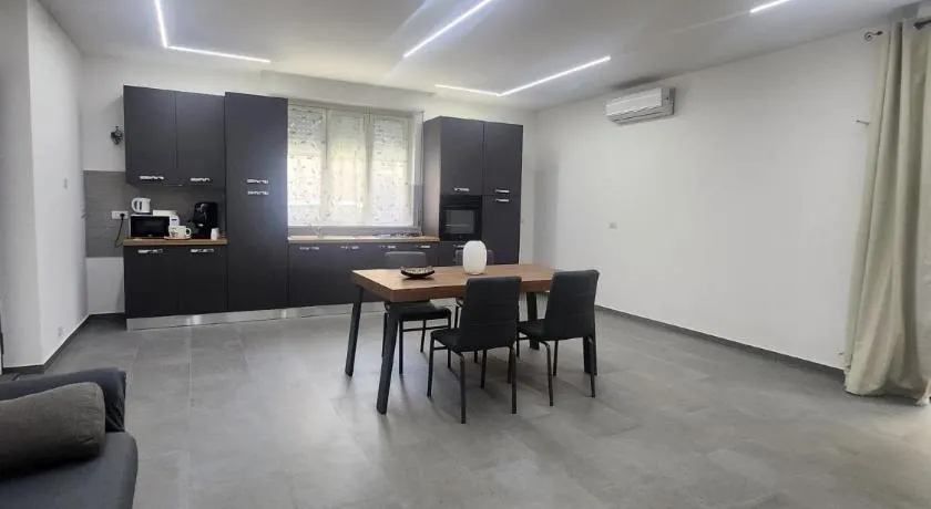 Soggiorno di Charme con 6 posti letto e parcheggio privato - Image 1