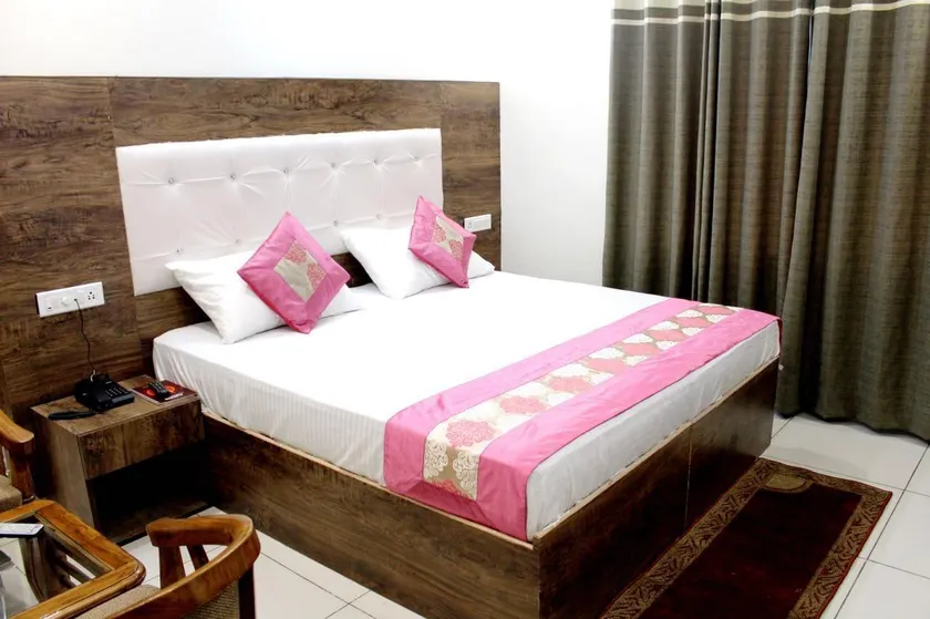 hotel royal star - Image 1