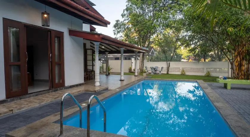 Sunset Reef Villa - Image 1