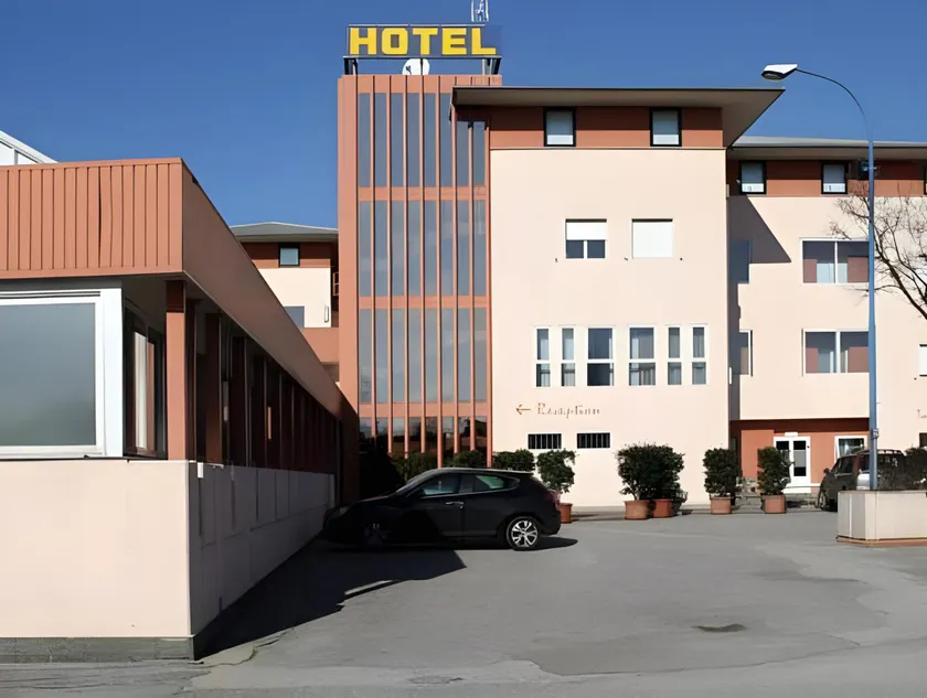 Hotel Willy - Image 1